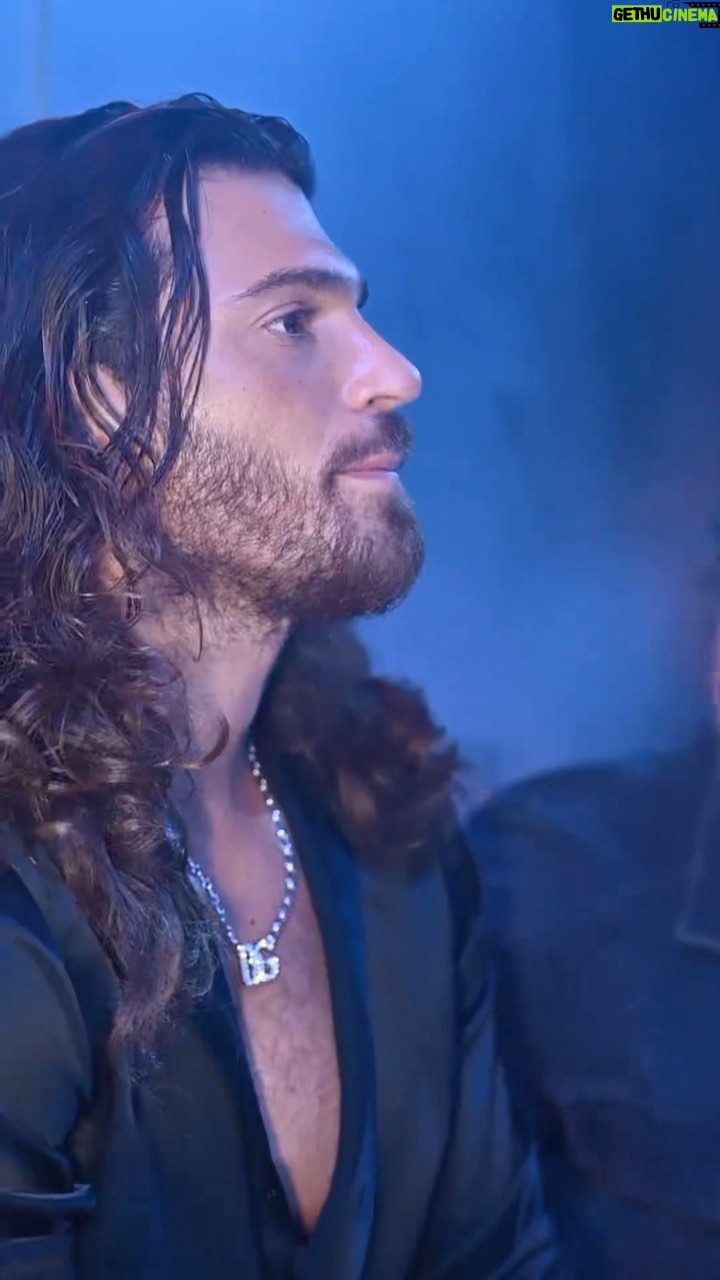 Can Yaman Instagram - Serata meravigliosa al @Koala_Maxi di Ragusa, musica giusta, persone fantastiche, una bella accoglienza. Ci siamo divertiti !!! Proprio come avevo detto ;) #BreakTheWallTour2023 @canyamanforchildren Ragusa, Italy