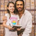 Can Yaman Instagram - Buon futuro a tutti noi ✨ #SembraStranoAncheaMe #BreakTheWallTour2023 #AmoreGeneraAmore @canyamanforchildren ✅ Teramo