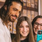 Can Yaman Instagram - Buon futuro a tutti noi ✨ #SembraStranoAncheaMe #BreakTheWallTour2023 #AmoreGeneraAmore @canyamanforchildren ✅ Teramo