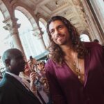 Can Yaman Instagram - Felice ed emozionato di aver incontrato i miei fan durante l'evento organizzato dalla libreria @mondadoriduomo 📖 a Milano. Un libro che ho voluto fortemente per condividere, con tutti voi, il cammino che mi ha portato ad essere l'uomo che sono oggi, andando oltre l'attore 😇 Un ringraziamento speciale va sicuramente a @mondadorielecta, che ha permesso di far diventare realtà tutto questo ✨ #CanYaman #SembraStranoAncheaMe #mondadorielecta #firmacopie #eventi #mondadoriduomo Milano Duomo