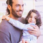 Can Yaman Instagram - Nella splendida location di Torre Giulia a Cerignola una sfilata di giovanissimi fan ha riempito i nostri cuori di gioia e allegria, grazie piccoli amici siamo qui per voi! Grazie ancora per il supporto a @primadonnacollectionofficial e @mercedesbenzitalia Evento in collaborazione con @policlinico.umberto1 di Roma @canyamanforchildren #breakthewalltour #breakthewalltour2023 #adolescenti #Puglia