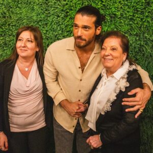 Can Yaman Instagram - L’amore rappresenta l’alibi ideale per ogni follia ❤️