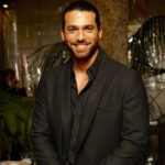 Can Yaman Instagram - È un immenso orgoglio per me e per la Can Yaman for Children, ricevere questo prestigioso premio. Ringrazio Mede@ e la sua madrina, Anna Fendi, per aver insignito di tale riconoscimento la nostra associazione. I risultati di uno sforzo ingente, compiuto con il cuore, affinche tanti ragazzi possano tornare a sorridere. Rome, Italy