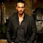 Can Yaman Instagram - È un immenso orgoglio per me e per la Can Yaman for Children, ricevere questo prestigioso premio. Ringrazio Mede@ e la sua madrina, Anna Fendi, per aver insignito di tale riconoscimento la nostra associazione. I risultati di uno sforzo ingente, compiuto con il cuore, affinche tanti ragazzi possano tornare a sorridere. Rome, Italy
