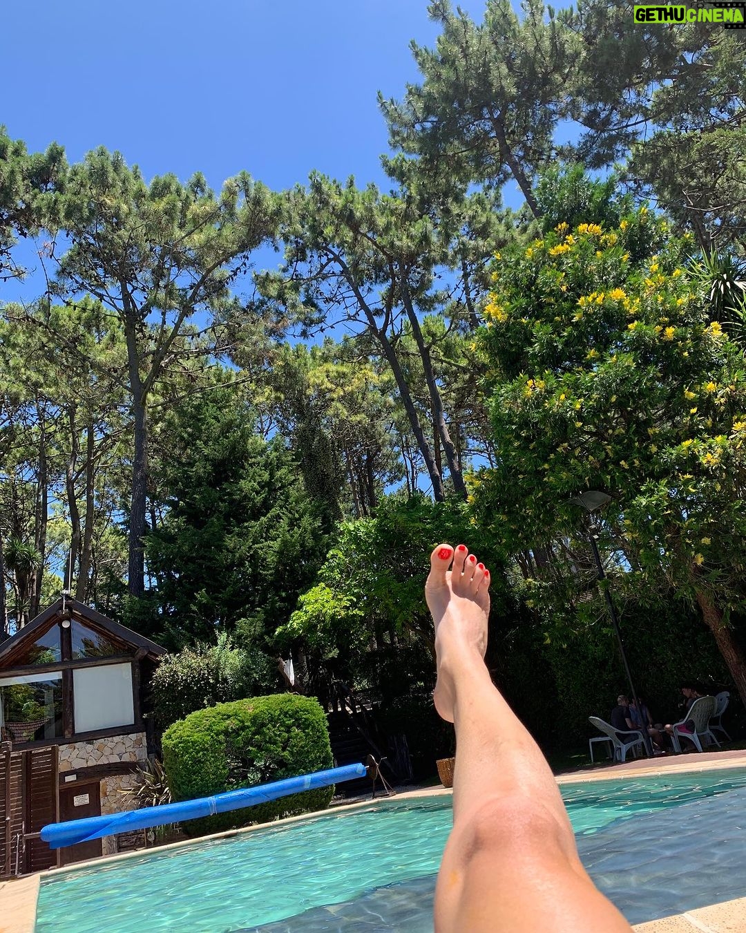 Cansu Demirci Instagram - Ayşegül tatilde a dostlar 💃 Buenos Aires’ten 4-5 saat uzaklıkta Mar azul ve Carilo görülmeye değer yerler 🚀Carilo’da dolaşırken yolda tavus kuşlarıyla karşılaşabiliyorsunuz 🦚Hepinize şimdiden harika bir sene diliyorum 🤍💫 Balneario Mar Azul, Buenos Aires, Argentina