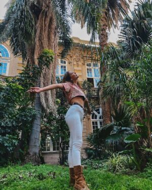 Cansu Demirci Instagram - Volver a la escuela 🌻🫠