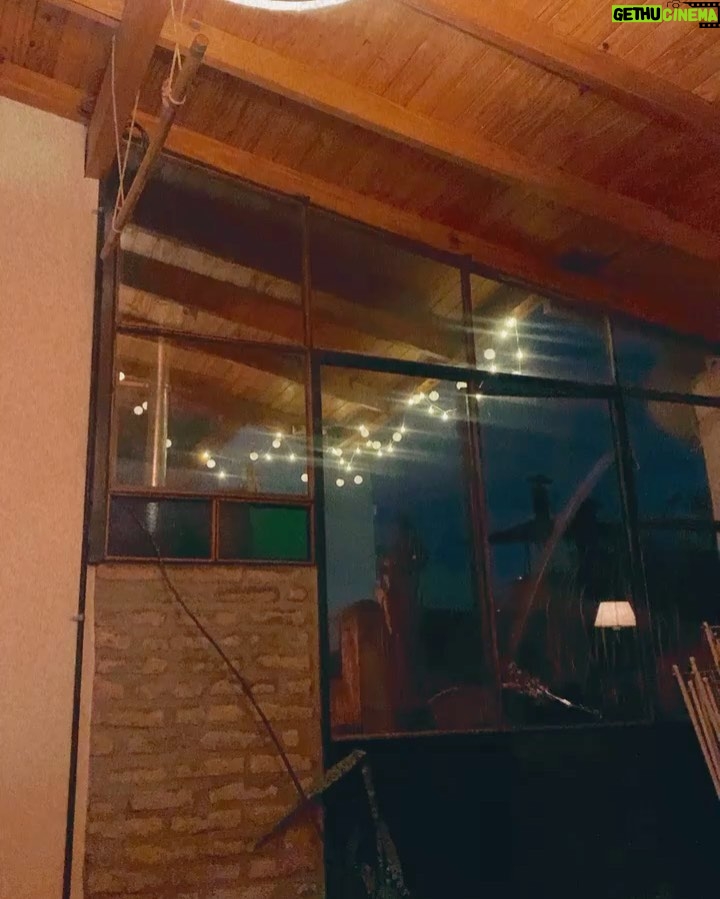 Cansu Demirci Instagram - Hafta check 🌻 🌻Günesini yolla bana! 🌻Chef Leon adinda harika bir mekan kesfedildi ! 🌻Dis agrilari icin pamuk esliginde bir büyüge danisildi! 🌻Et yemekten sikilan bir topululuk olarak bir sabah kanat diye uyandik! 🌻Alkislara özlem duyuldu! 🌻Arjantin’de en iyi olan seylerden biri de dondurmalari denemeden dönmeyin! 🌻Bundan sonra düdüklüdee dönecek olaylar! 🌻Bir sürprizle Irmaginin akisina ! 🌻Hayatimdaki en büyük jengayla tanistim! 🌻Sabah ögle aksam 1 ölcü sevdan gözümün bebegi öneriyorum!!! Buenos Aires, Argentina