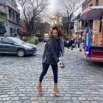 Cansu Demirci Instagram - Konusan fotograflar serisi ! ✨Spora bu ara daha sik gidiyorum ! ✨Papatya icin veda partisi ! ✨Belgrano’daki evler bir harika dostum! ✨Güzel insanlar güzel sürprizler! ✨Deliriyorum cek! ✨Ay deniz kos isik cok iyi! ✨En mutlu günüm ve günümün kahramanlari! ✨Dosha yeni askim! ✨Iyi pilav yaptigimi sagir sultan bile duymali ! ✨Papatya ucakta dünyanin öbür ucuna gidiyor! Buenos Aires, Argentina