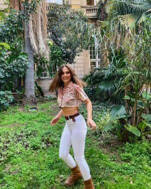Cansu Demirci Instagram - Volver a la escuela 🌻🫠