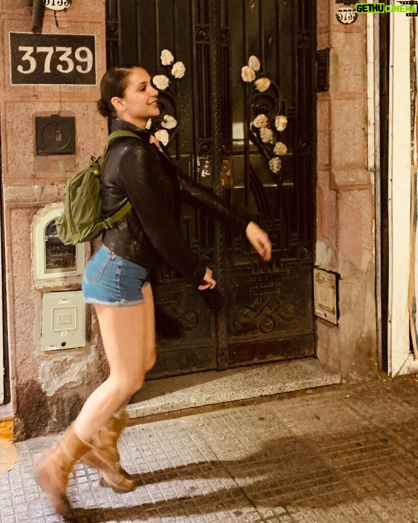 Cansu Demirci Instagram - Hadinayyana bi de onu bunu bilmem anlamam kim ne derse desin lan💆‍♀ Buenos Aires, Argentina