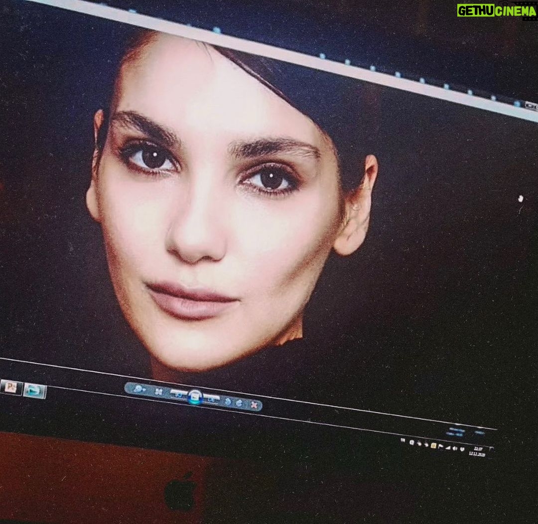 Cansu Demirci Instagram - Kaşlarımı özgür bıraktığım yıllardan… Buenos Aires, Argentina