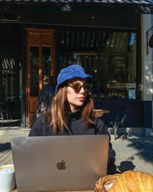 Cansu Demirci Instagram - Cok büyük bir sürpriz olmaz da her sey düsündügüm gibi giderse sictim durusu.