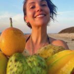 Cansu Demirci Instagram - Bilir kisilere göre hayatimin yili 2024’e gecis yaparken 2023’ten de razi oldugumu zorluklarini sevdigim sinavlara tabii tuttugu icin ayrica minnettar oldugumu soylemek isterim 💫 #2024 ‘Gercekten’ yasadiginizi hissettirecek anlarin ve enlerin yili olsun ve bu bir baslangic olsun hadi dilegimi de diledim hepimiz icin 🤍 Balneario Mar Azul, Buenos Aires, Argentina