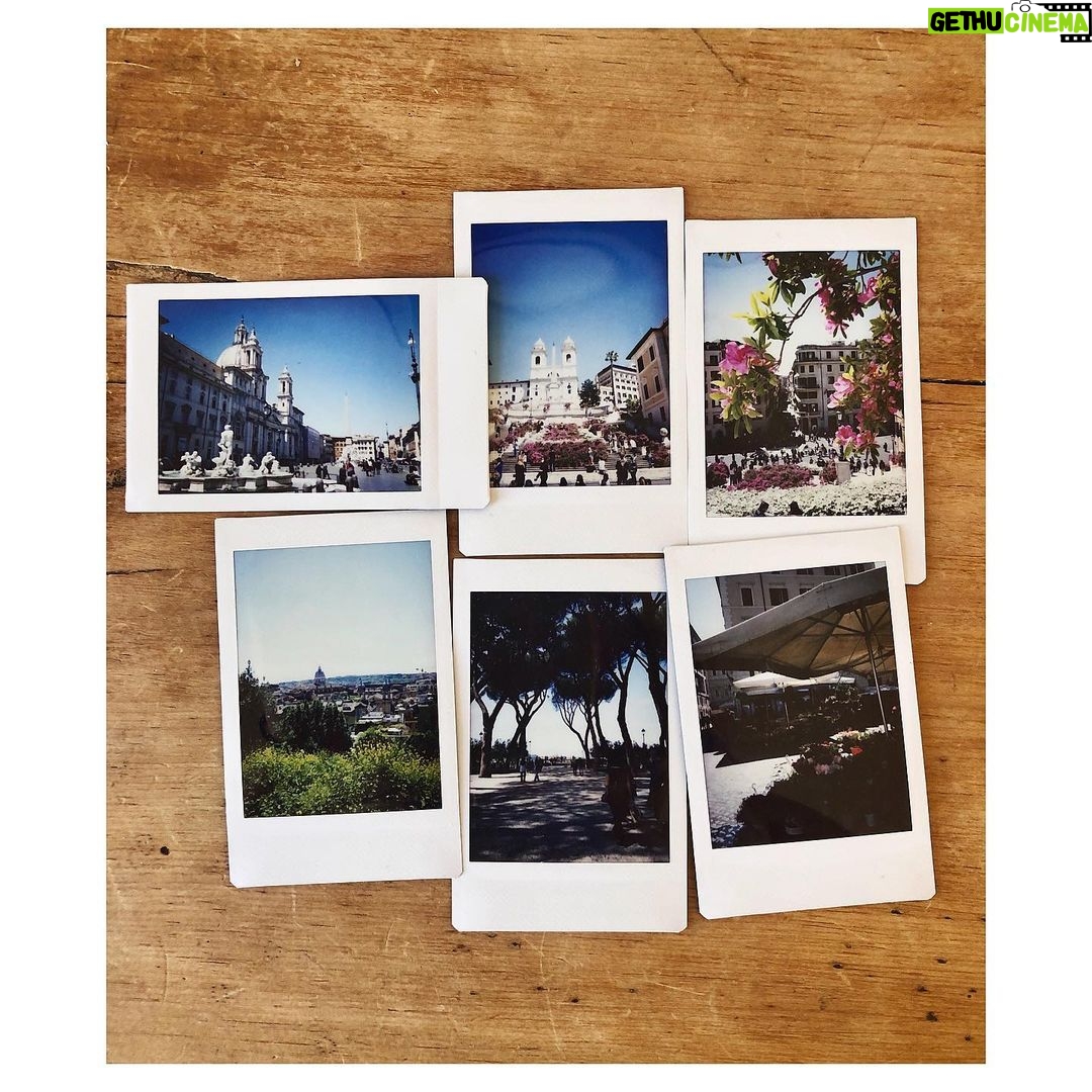 Cara Theobold Instagram - Roma 📷🖤 #picsoritdidnthappen Italia