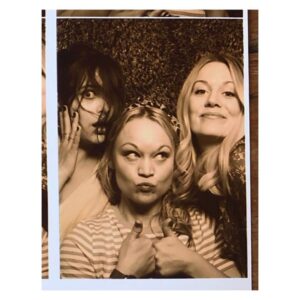 Cara Theobold Instagram - Happy birthday to the firecracker in the middle @gemmagemsharvey 💥🦄🍾 - WE LOVE YOU!