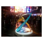 Cara Theobold Instagram - #tbt Looking back at Team Overwatch’s very first #Blizzcon back in 2016 (!!) what an amazing few days it was 🧡💫 ‘You know, the world could always use more heroes!’ . I hope everyone enjoys #BlizzConline this weekend 🤩 #Blizz30 #Overwatch #Tracer Anaheim Califorina