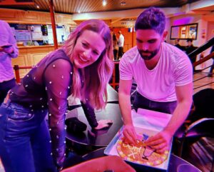Cara Theobold Instagram - God I had a good birthday! ❤️🎳
Thank you to my spectacular friends for bringing their A game and to @samgswann for making all my cookie birthday cake dreams come true. No joke wanted one of them my entire life. 
Birthdaaaaaayyyyyyyyyyyy ✨✨✨✨✨✨✨✨