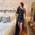 Cara Theobold Instagram - Just taking a casual stroll around the hotel room, no big deal 🪩 Paris, France