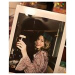 Cara Theobold Instagram - Cheers loves and Merrrrrry Christmas! Sending you love wherever you are and whatever your Christmas looks like this year ♥️🎄(mine looks like a roast potato induced food coma, ho ho ho!) The North Pole