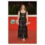 Cara Theobold Instagram – Bella Roma ♥️ an amazing night last night at @romacinemafest celebrating our film #Promises with the team and our writer director superwoman #AmandaSthers

Styled by the dream @hollygetti
Dress @huishanzhang 🖤
Jewels @stephenwebsterjewellery