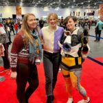 Cara Theobold Instagram - Me & Tracer & some really awesome Tracer cosplayers (& an Emily!) Thanks everyone for coming down to Comicon this weekend 😘⚡️ @mcmcomiccon #overwatch #tracer