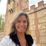 Carla Ochoa Instagram - Confía en el tiempo que suele dar dulces salidas a muchas amargas dificultades. MIGUEL DE CERVANTES SAAVEDRA. En el lugar donde nació este gran escritor .🇪🇸😍 Alcalá de Henares (Madrid)