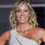 Carla Ochoa Instagram – Me enviaron estas lindas fotos del Maravilloso evento de la semana pasada #casateconlacausa realizado por @clinicalaparva @fundaciononcologica @nevadanovias @pelle__home y quise compartirlas con ustedes. Espero les gusten💖 Chile