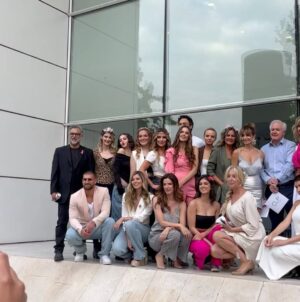 Carla Ochoa Instagram - Mágico y Maravilloso!!! #casateconlacausa 
Infinitas gracias @fundaciononcologica @clinicalaparva @nevadanovias @pelle__home y a todas las personas que hicieron posible este hermoso evento , por permitirme participar en esta causa llena de amor…
Increíblemente bellas todas💗