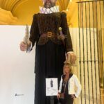 Carla Ochoa Instagram - Confía en el tiempo que suele dar dulces salidas a muchas amargas dificultades. MIGUEL DE CERVANTES SAAVEDRA. En el lugar donde nació este gran escritor .🇪🇸😍 Alcalá de Henares (Madrid)
