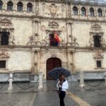Carla Ochoa Instagram - Confía en el tiempo que suele dar dulces salidas a muchas amargas dificultades. MIGUEL DE CERVANTES SAAVEDRA. En el lugar donde nació este gran escritor .🇪🇸😍 Alcalá de Henares (Madrid)