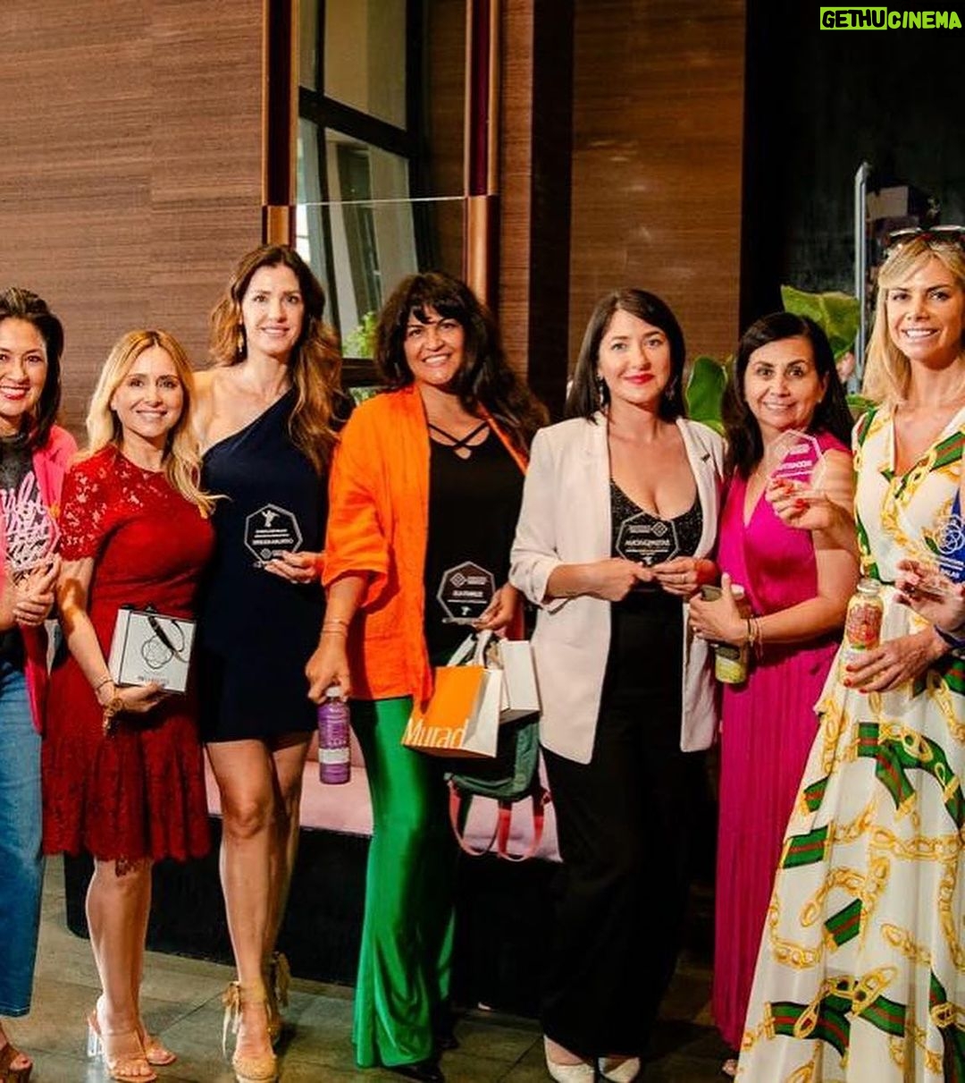 Carla Ochoa Instagram - Que Alegría más grande compartir momentos hermosos que atesoro en mi corazón con Mujeres bellas y muy Valiosas. Mucho Amor y Éxito a todas. @mujeresinfluyenteschile 💖 Gracias @raulsalinas.cl W Santiago