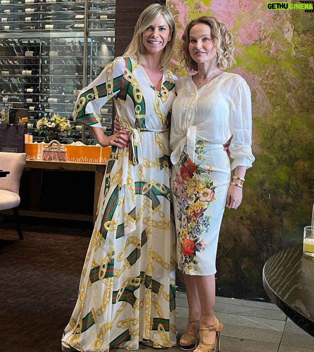 Carla Ochoa Instagram - Que Alegría más grande compartir momentos hermosos que atesoro en mi corazón con Mujeres bellas y muy Valiosas. Mucho Amor y Éxito a todas. @mujeresinfluyenteschile 💖 Gracias @raulsalinas.cl W Santiago