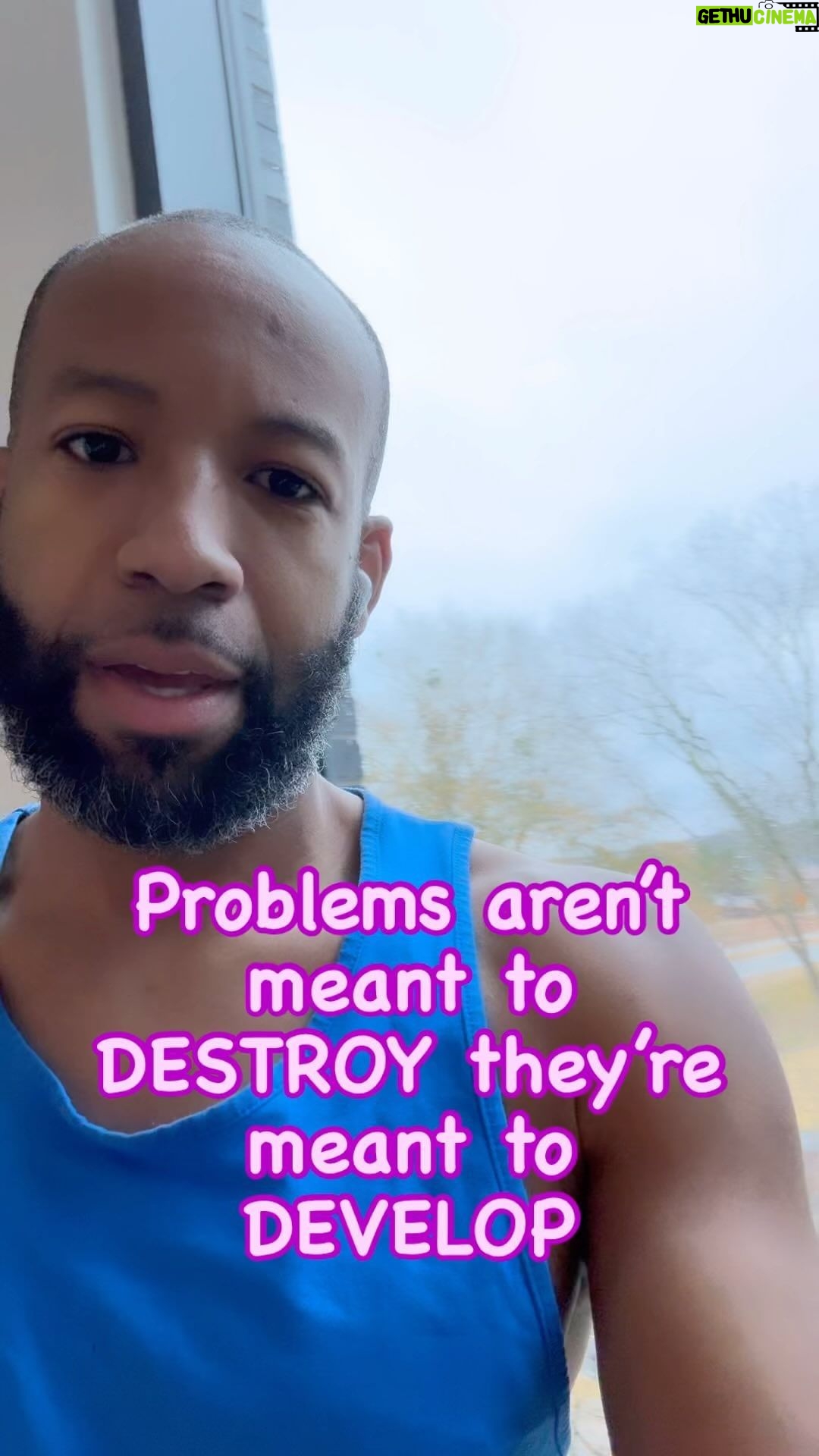 Carlos King Instagram - Problems aren’t meant to DESTROY they’re meant to DEVELOP 🙏🏽 #HappySunday ❤️