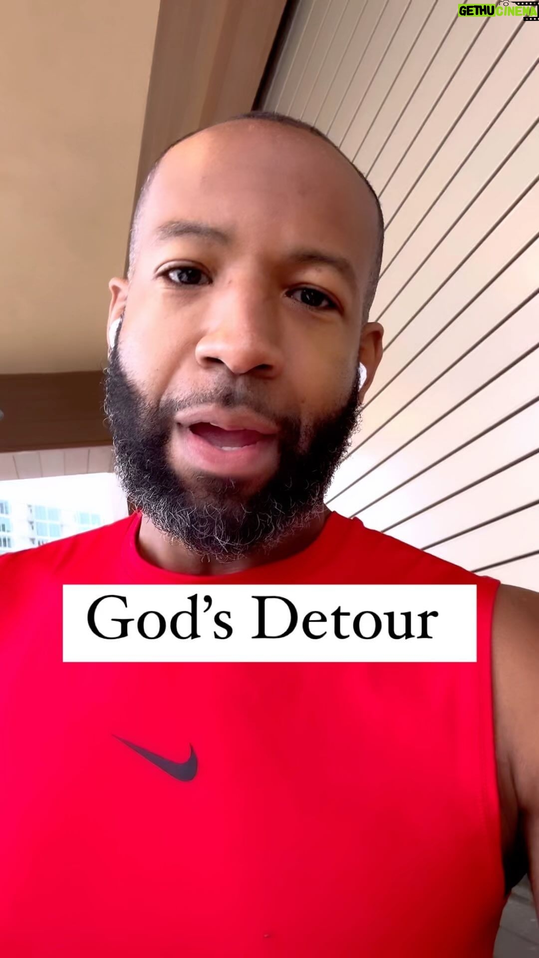 Carlos King Instagram - God’s Detour #HappySunday 🙏🏽❤️