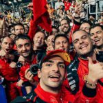 Carlos Sainz Jr. Instagram - 🤩 Singapore, you've been amazing! What a feeling, team. Thank you for the hard work 💪🏻 - #carlossainz Marina Bay Circuit