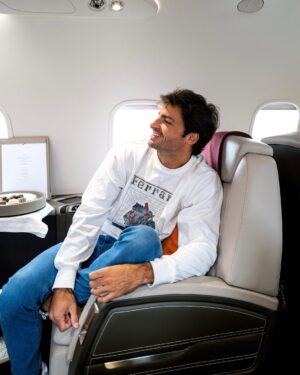 Carlos Sainz Jr. Instagram - RACE WEEK!
Here we go again ✈️

-
#carlossainz