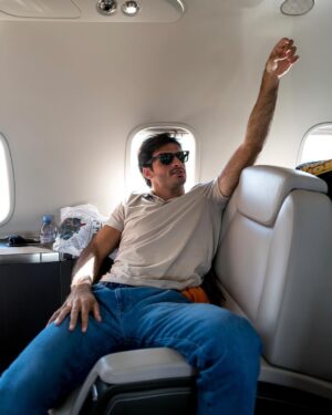 Carlos Sainz Jr. Instagram - From race to race with @vistajet! Time-savers during such an intense year and best experience up in the skies! Thank you! ✈️ @thomasflohrvista