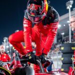 Carlos Sainz Jr. Instagram - Tough Sprint Race. Starting on the softs payed off at the start but we suffered too much graining towards the end. Tomorrow will be challenging but we’ll push until the 🏁 ! Carrera Sprint dura. Empezar con los blandos ha funcionado al principio, pero hemos sufrido demasiado graining al final. Mañana será difícil, pero seguiremos luchando hasta la 🏁 ! - #Carlossainz Losail International Circuit
