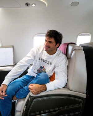 Carlos Sainz Jr. Instagram - RACE WEEK!
Here we go again ✈️

-
#carlossainz