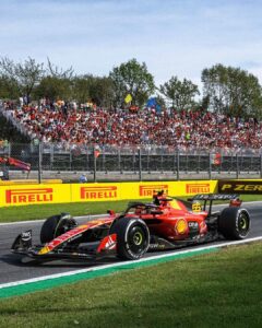 Carlos Sainz Jr. Instagram - G R A Z I E 🇮🇹❤️ - #Carlossainz #ItalianGP Autodromo Nazionale Monza