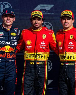 Carlos Sainz Jr. Instagram - 🇮🇹💪🏼 Yeah, we have it! Pole in Monza! Incredible to do it in front of all of you, Tifosi! Time to stay focused, we race tomorrow!!
-
#carlossainz