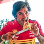 Carlos Sainz Jr. Instagram - Thank you all for your birthday wishes! Celebrating my birthday at Monza as a Ferrari driver can´t get any better. 🇮🇹 Positive day for the team, let's go for the weekend! 🙌🏻 Gracias a todos por las felicitaciones! Cumplir años en Monza siendo piloto Ferrari es todo un privilegio 🇮🇹 Día positivo para el equipo, a por el fin de semana! 🙌🏻 - #Carlossainz #ItalianGP Autodromo Nazionale Monza