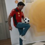 Carlos Sainz Jr. Instagram - When @carlossainz55 met @kaka ⚽️🤝 #BrazilGP 🇧🇷 #F1 São Paulo, Brazil