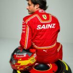 Carlos Sainz Jr. Instagram - NEW SEASON, NEW HELMET Rethinking the pattern! Sticking to my colors! ⚫️🔴🟡🔴⚫️ - #Carlossainz