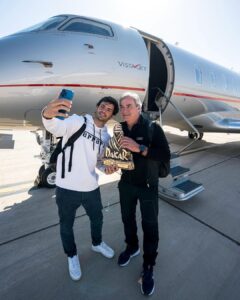 Carlos Sainz Jr. Instagram - Bringing it home 🐐 @carlossainzoficial - @vistajet @thomasflohrvista
