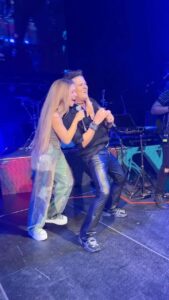 Carlos Vives Instagram - ¡Sigo temblando, estoy en SHOCK!!!❤️‍🔥❤️‍🔥❤️‍🔥 @shakira Miami, Fl
