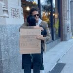 Carlos Vives Instagram - Nuestro llamado desde la música siempre es el del reconocimiento de la diversidad y de lo que nos une como seres humanos. Siempre vamos a construir desde la comprensión ¡Abracemos al mundo!❤️ #ElTourDeLos30 Boston, Massachuesetts