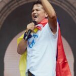 Carlos Vives Instagram - Todos somos hermanos, somos hispanoamericanos. Somos todo lo que nos cuenta nuestra música y por eso celebramos❤️🇨🇴🇪🇸 Madrid, España