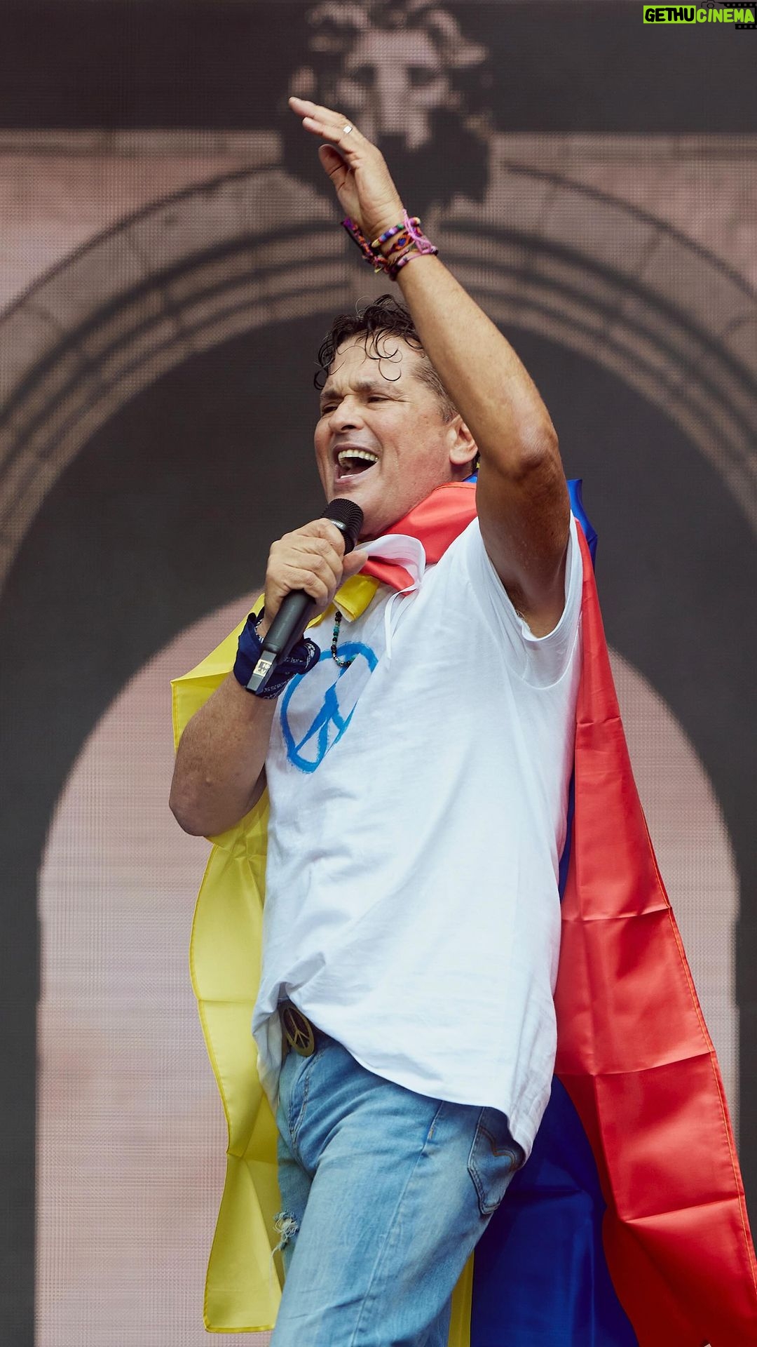 Carlos Vives Instagram - Todos somos hermanos, somos hispanoamericanos. Somos todo lo que nos cuenta nuestra música y por eso celebramos❤️🇨🇴🇪🇸 Madrid, España
