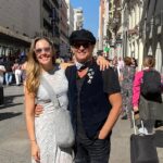 Carlos Vives Instagram - 1. Mi chica y yo amamos Madrid 🇪🇸 @claudiaelena 2. Tuvimos gratas conversaciones con la prensa española 3. Coger sol es mi debilidad 4. Los que durmieron ahí me acompañaron desde la prueba de sonido!!! Gracias 5. Que celebremos siempre lo que nos une❤️ 6. Que hay que hacer viejo Ryan... 👀 @ryancastrro 7. No importa en que lugar estaban, a todos los sentí conmigo 8. ❤️🇪🇸 Madrid, España